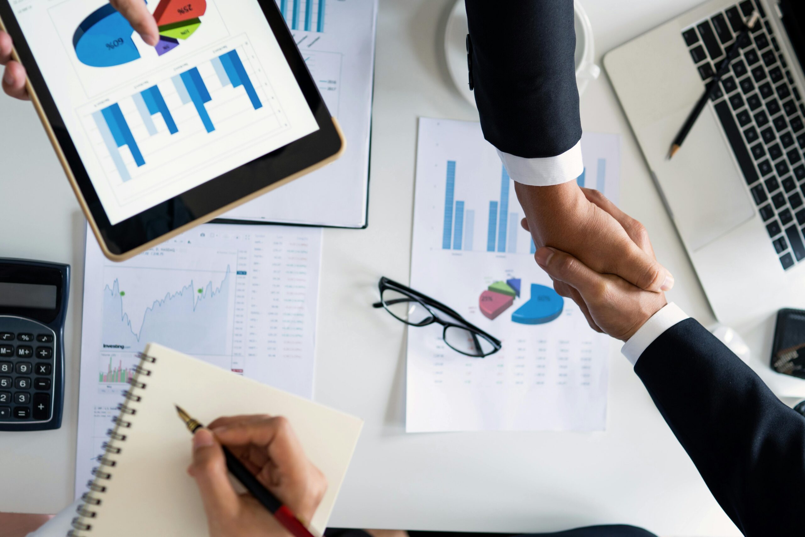 fractional cfo services helping business review financial reports and performance